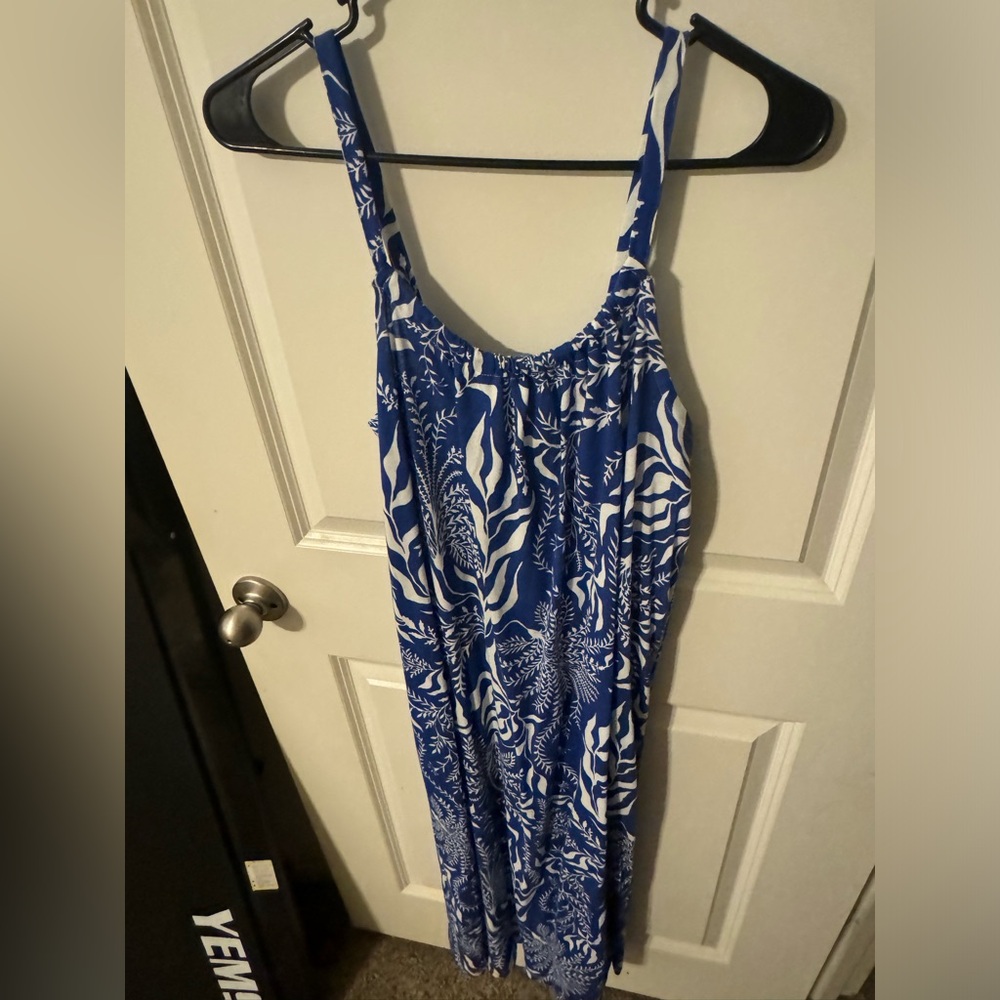 Brand new, never worn, beautiful blue and white midi-length from H&M, size small
